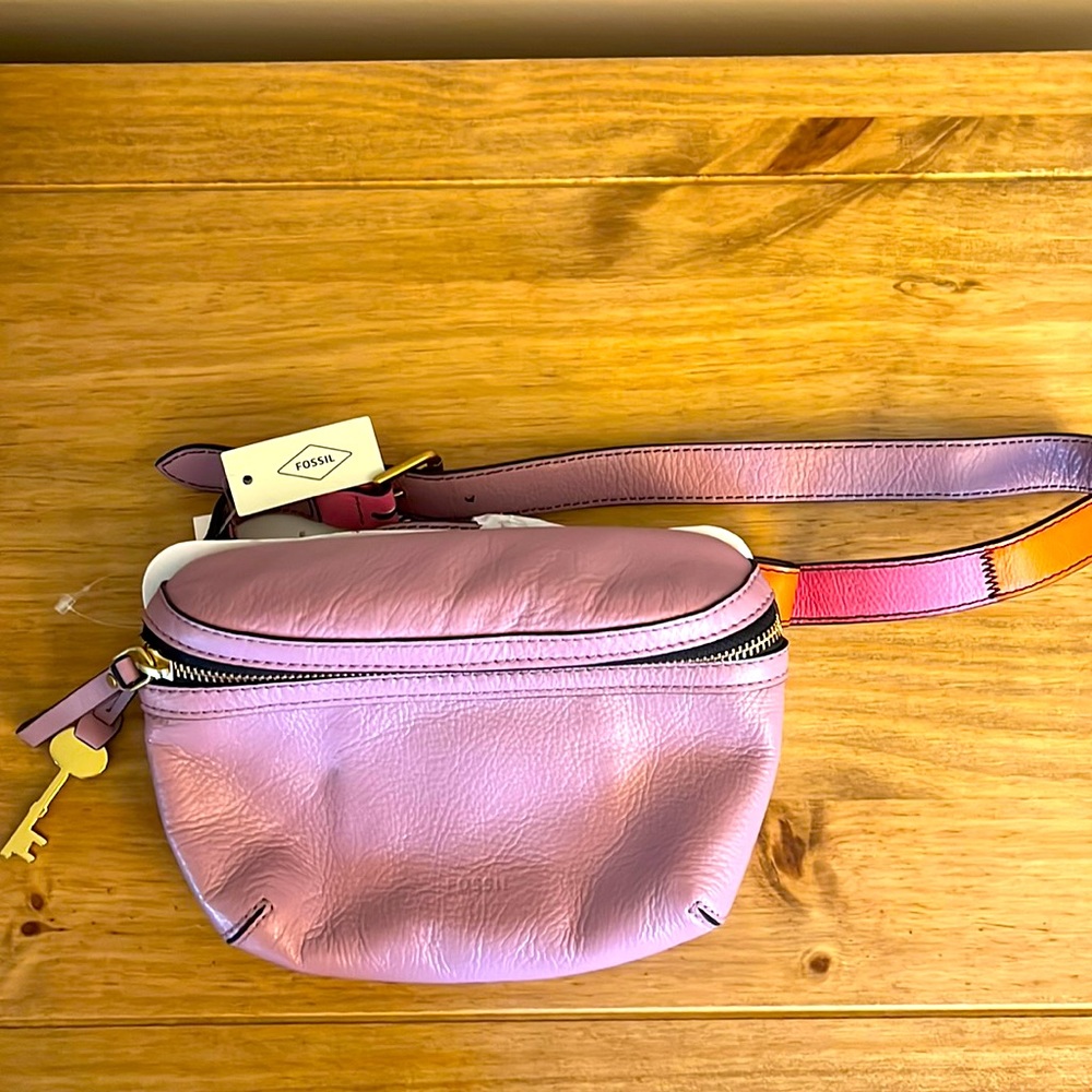 BNWT Fossil Belt Bag